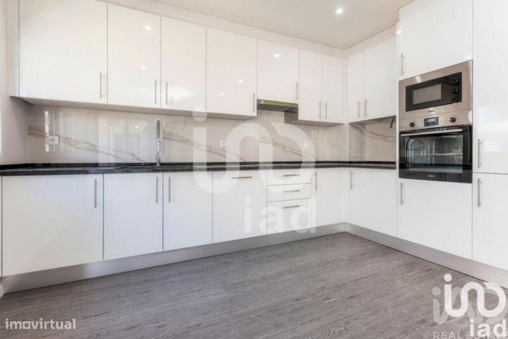 Apartamento T3 em Quelfes de 106,00 m2