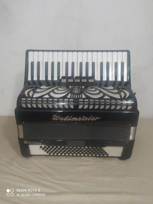 Акордеон Weltmeister Caprice 3/4 34/80