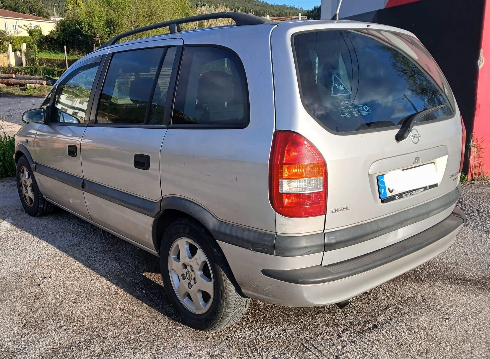 Vendo carrinha opel zafira ano 99 muito estimada