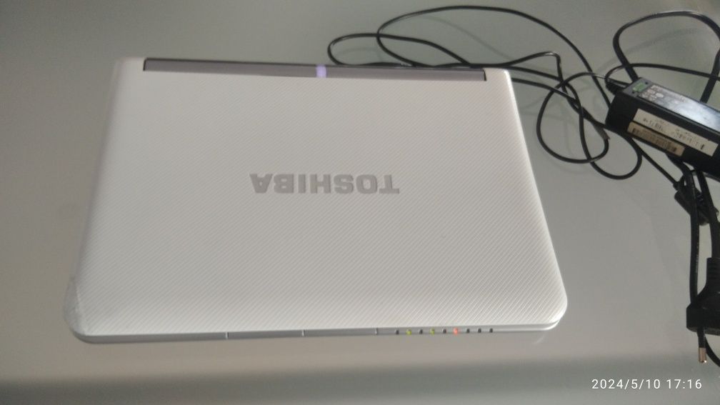 Toshiba NB 305-105