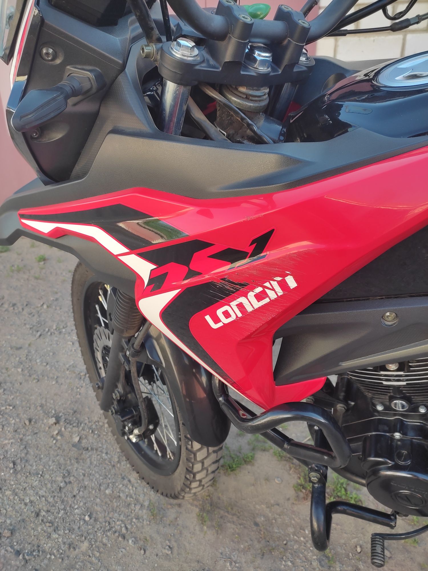 Мотоцикл LONCIN в идеальном состоянии.