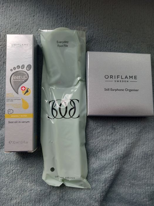 Zestaw ORIFLAME, serum i pilnik do stóp oraz etui na słuchawki