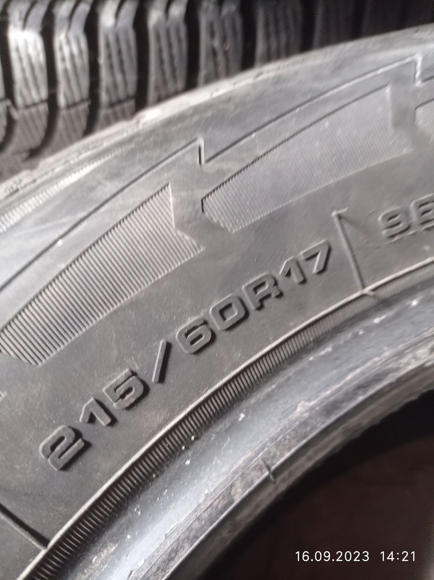 GOODYEAR UltraGrip Performance  215/60R17