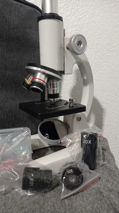 Microscópio OSL-02301 com mala - Novo!