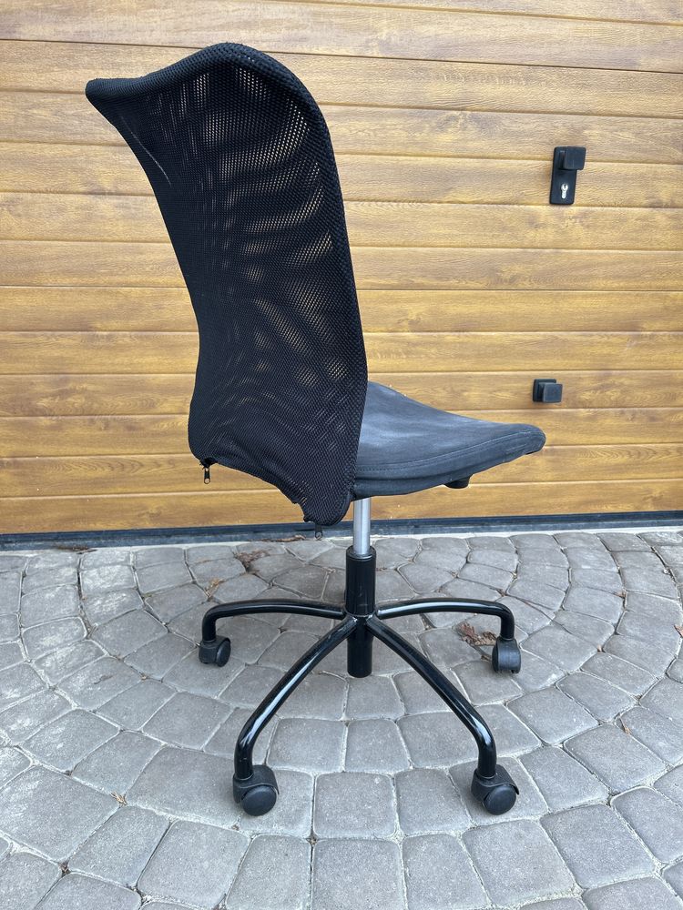 Krzeslo biurowe dla dziecka  IKEA