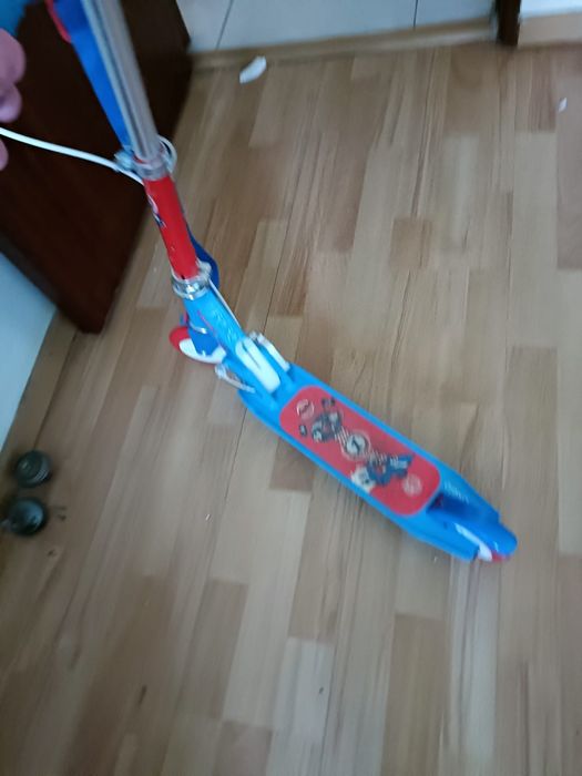 Trotinete nova de criança