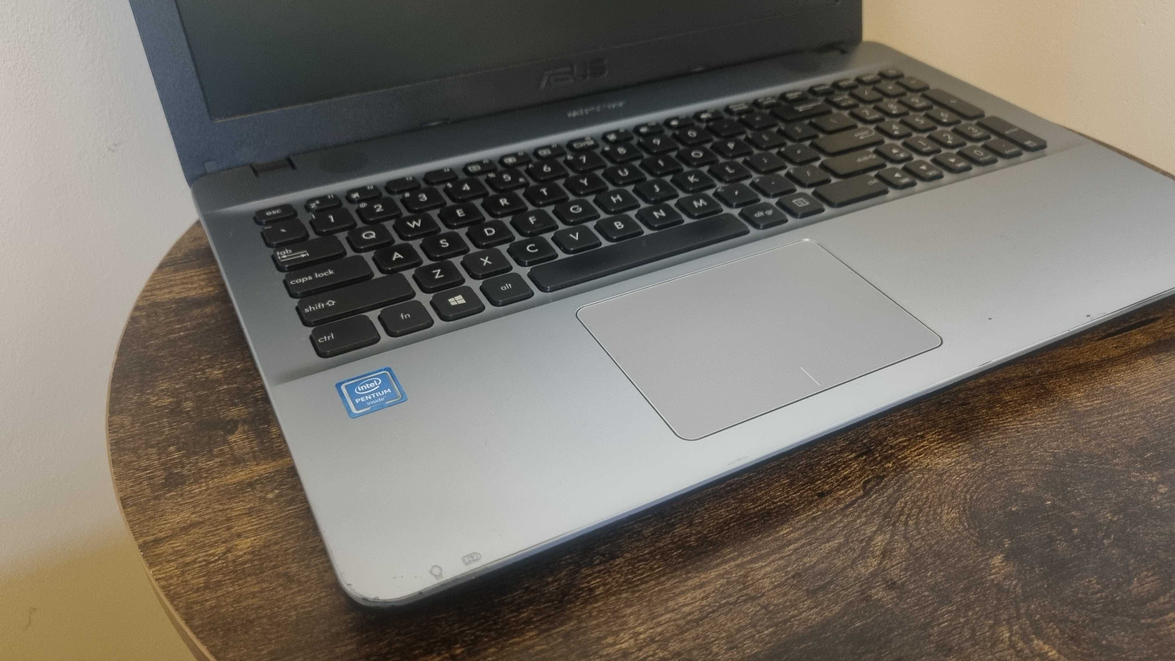 Asus F541N – Pentium N4200/ssd/15.6-LED  gotowy do pracy!