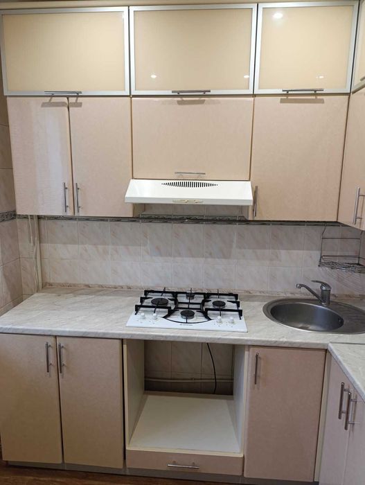 Кутова кухня в гарному стані