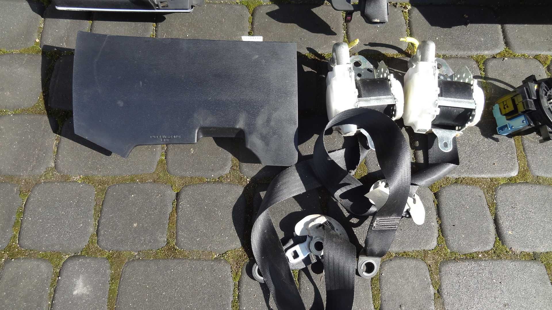 Toyota avensis T27 09- kokpit deska konsola airbag pasy komplet