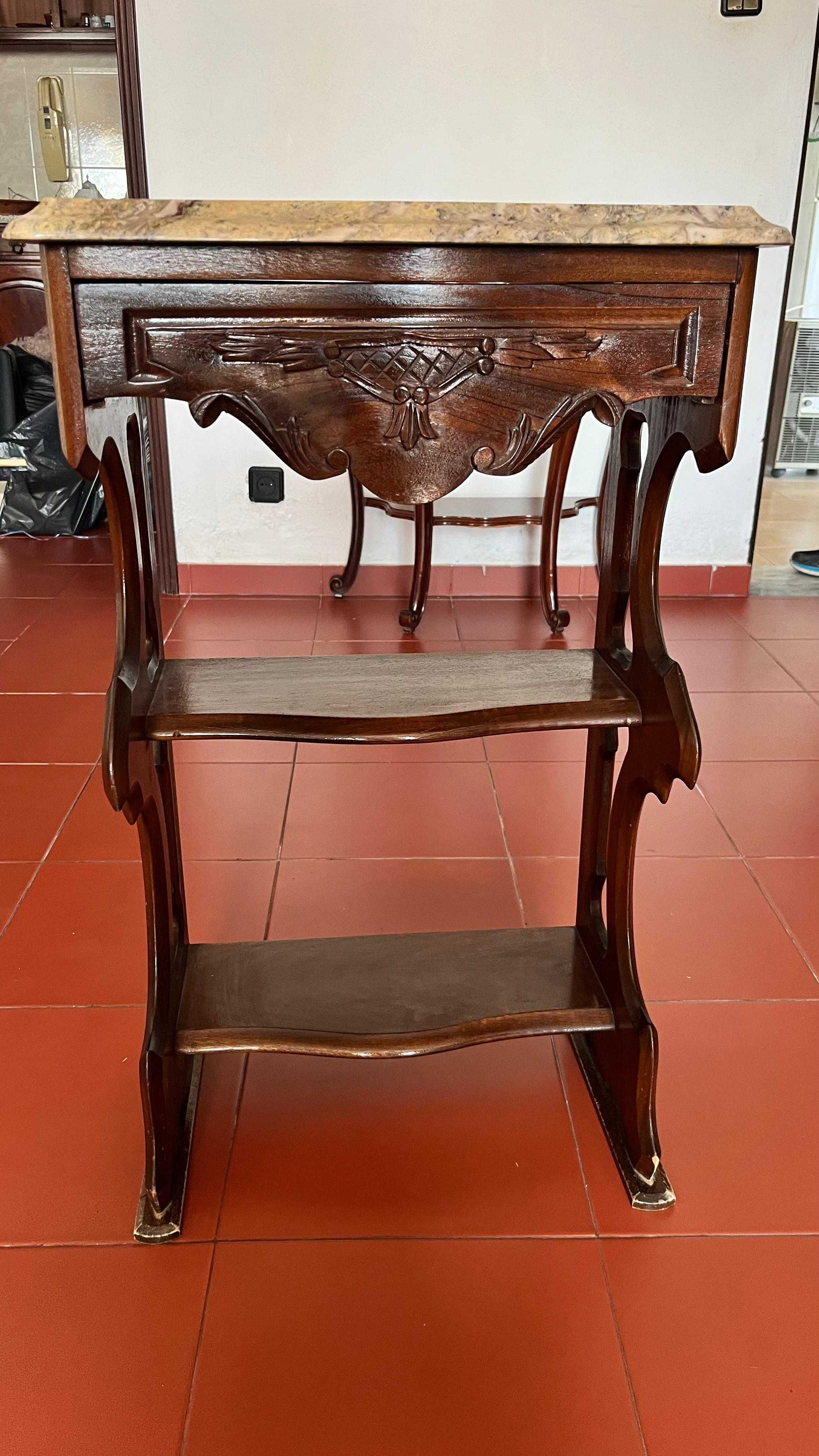 Mesa de Apoio Antiga com Tampo em Mármore (2 Prateleiras)