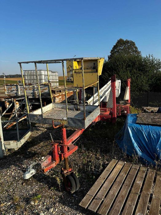 Podnośnik koszowy / podest ruchomy z przyczepą