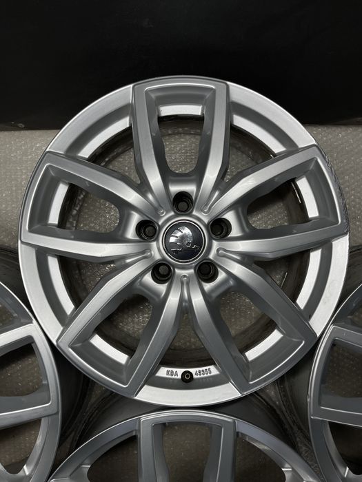 Диски R17 5x112 Et40 7J. Skoda Octavia A5 A7 Superb Karoq VW Passat
