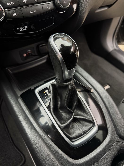 Продаю авто Nissan Rogue
