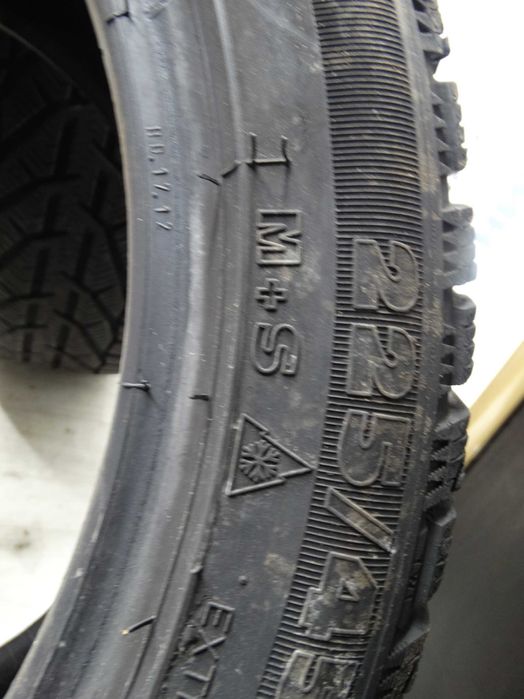 Б/у шини 8.24мм 225/45R17 94H зима 2022 рік
