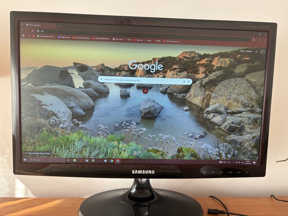Vendo conjunto de computador com monitor, rato e secretaria