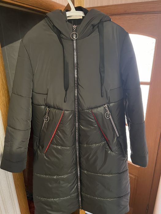 Жіноча куртка 950 грн