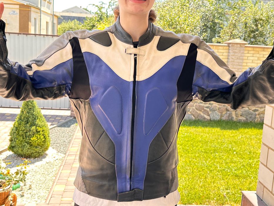 Продається комплект шлем L і куртка L