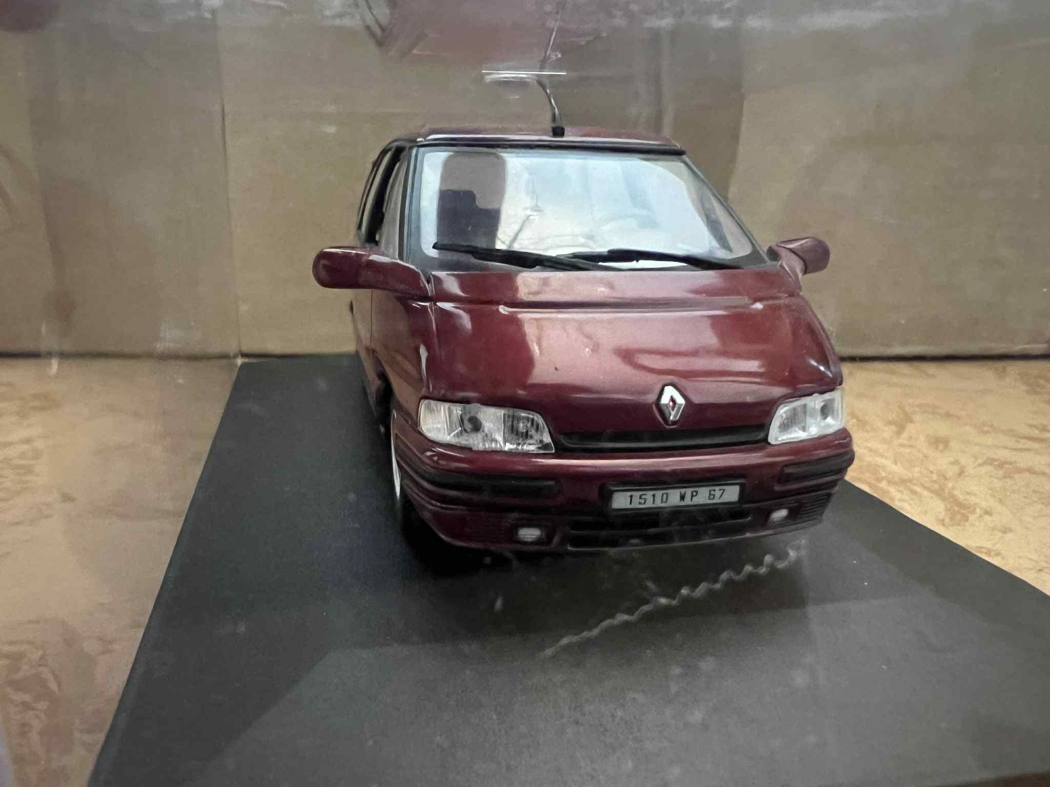 Renault Espace 1:43 Universal Hobbies Model Kolekcjonerski