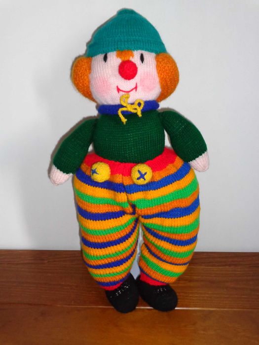 Palhaço em tricô, para coleccionadores