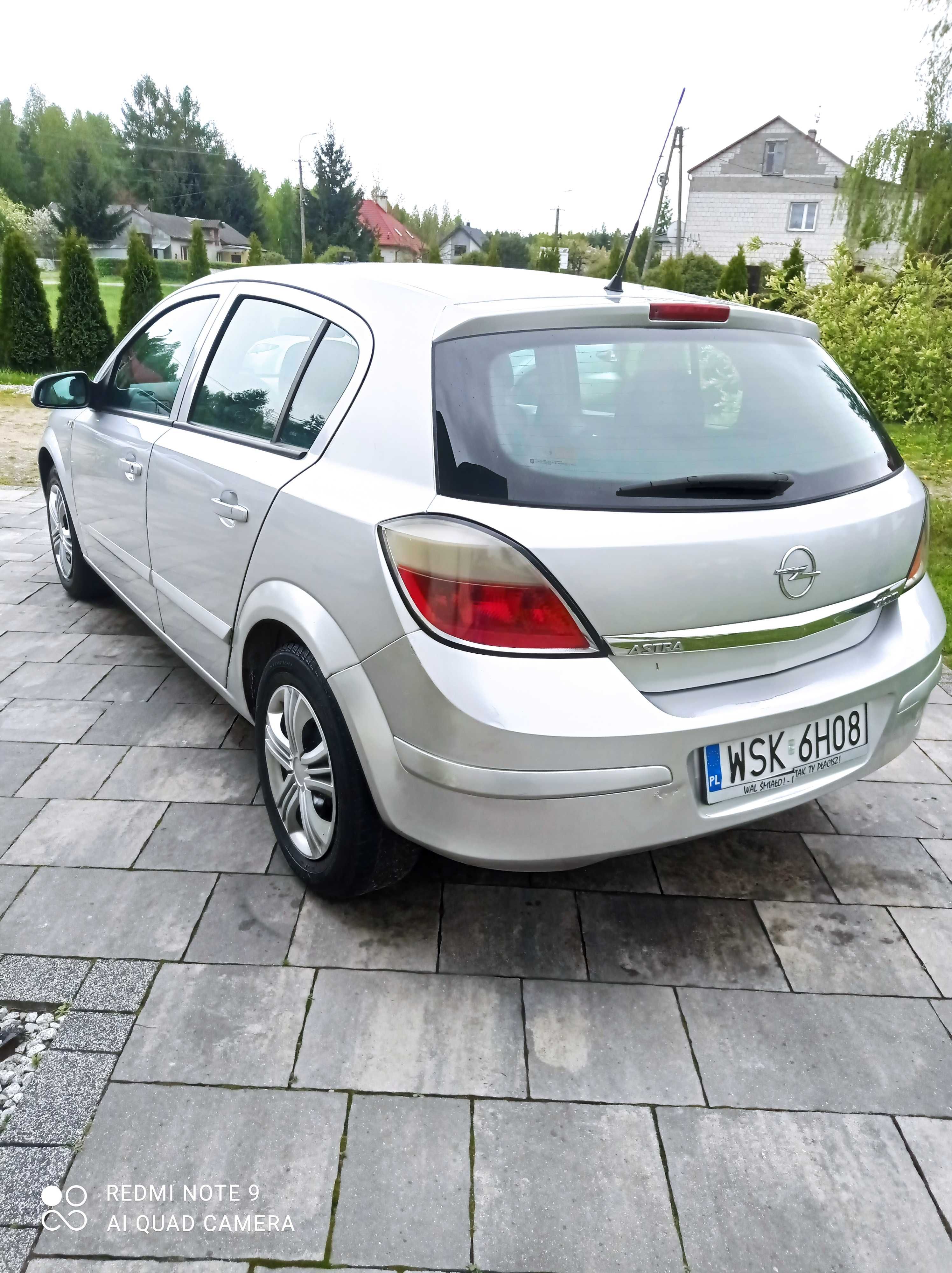 Sprzedam ładnego Opla Astrę H 1.7d hatchback