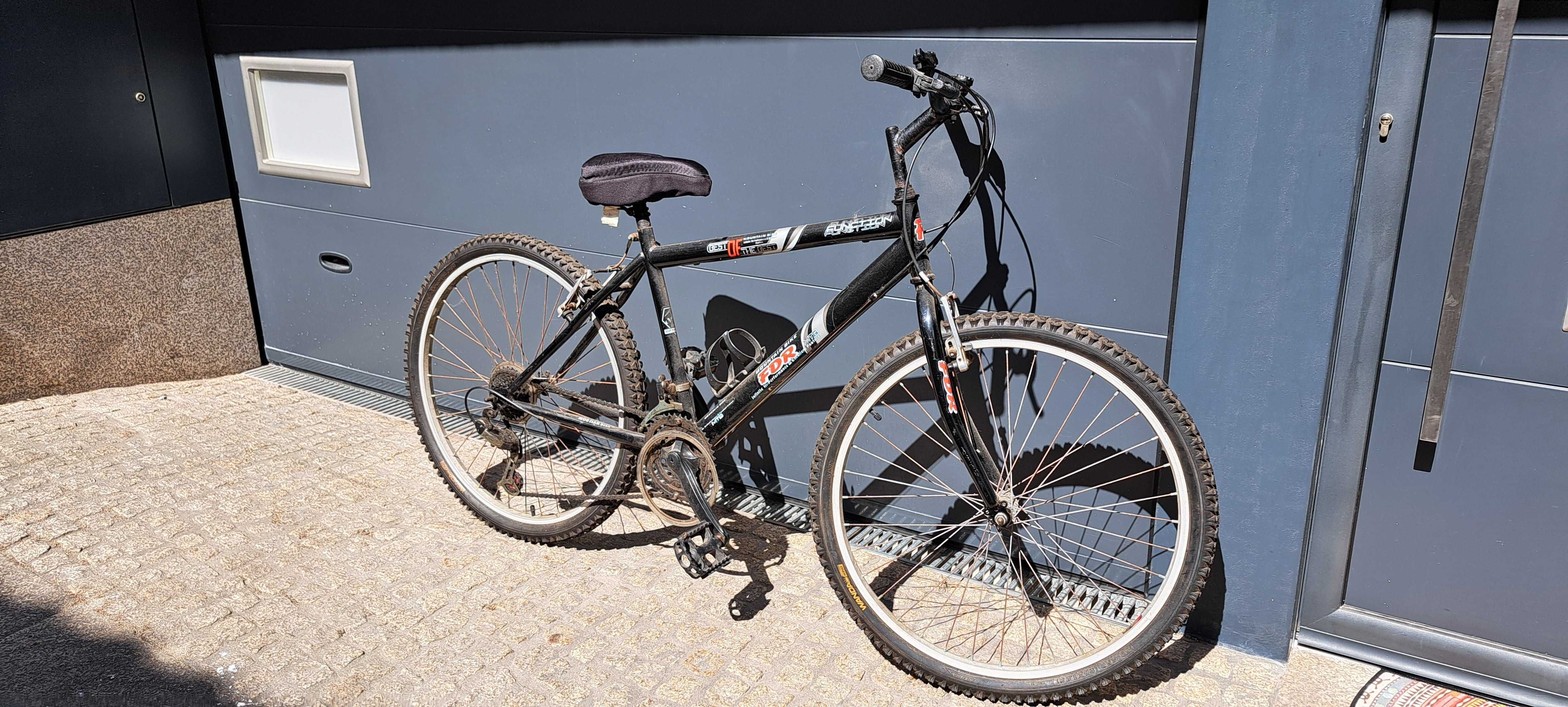 Bicicleta preta 26"