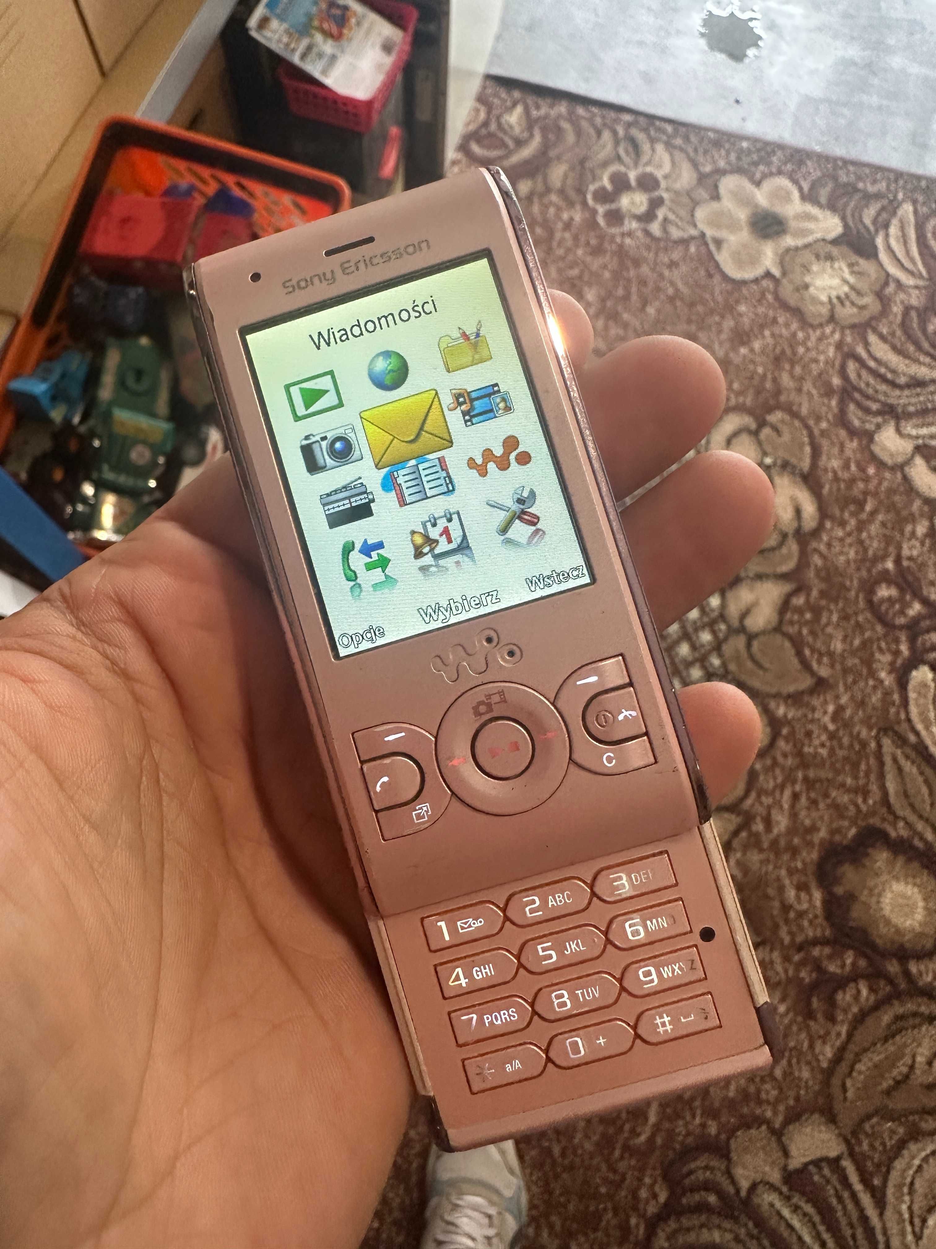 Telefon Sony Ericsson W595