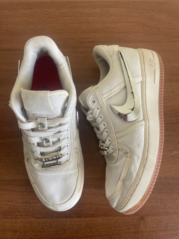 Nike air force 1 X Travis Scott jordan