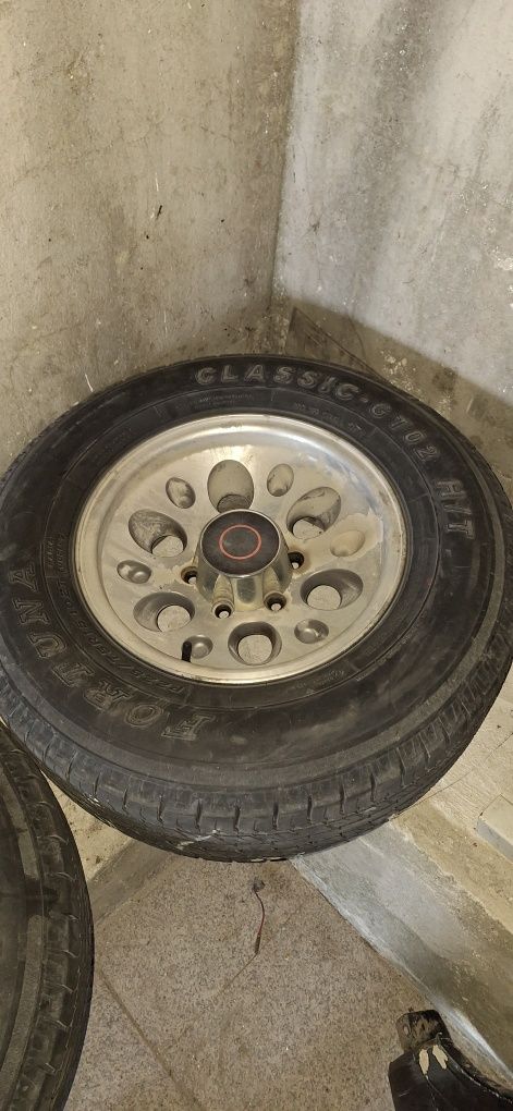 Vendo jantes dum opel frontera a longo