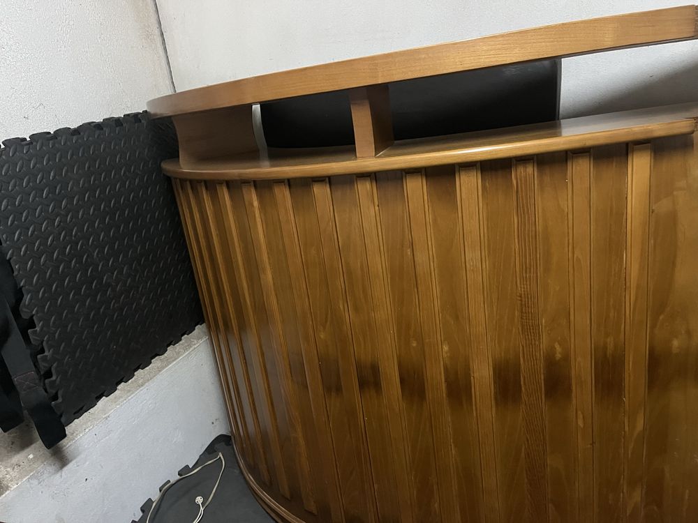 Bar de sala em muito bom estado