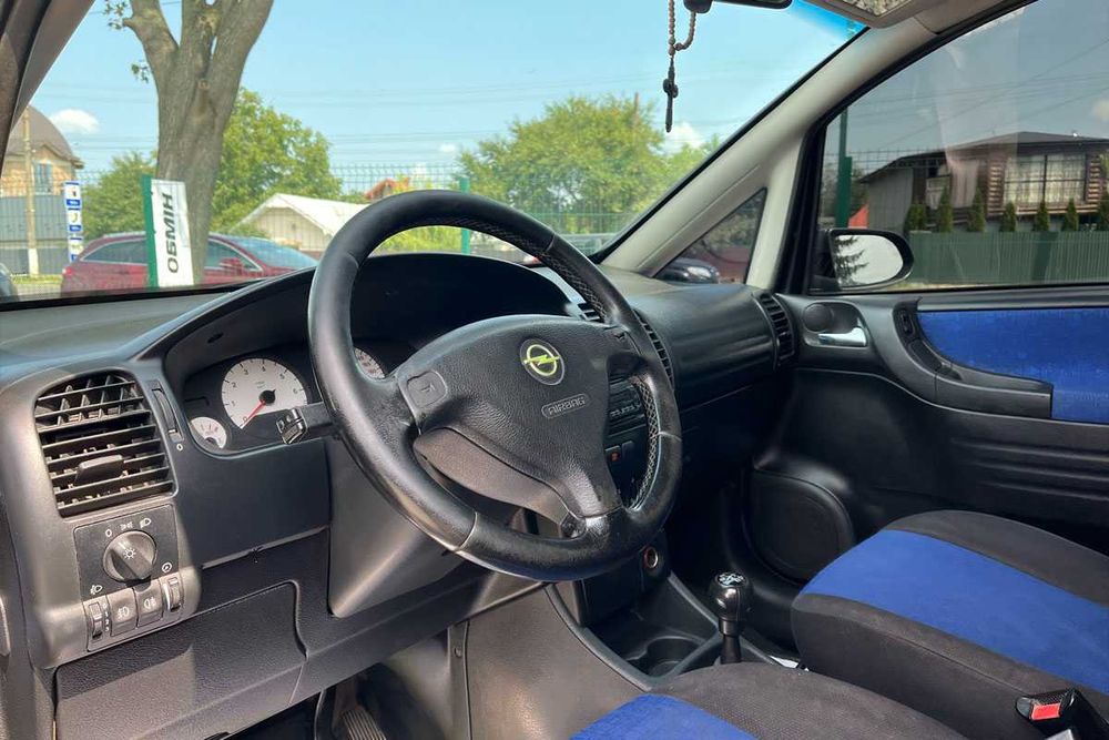 Opel Zafira 2002