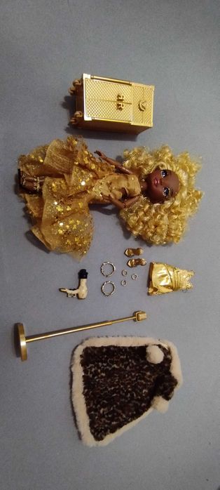 Boneca Rainbow High Vision Diva Doll Gold