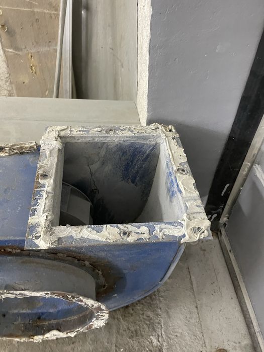 Витяжка улітка в робочому стані