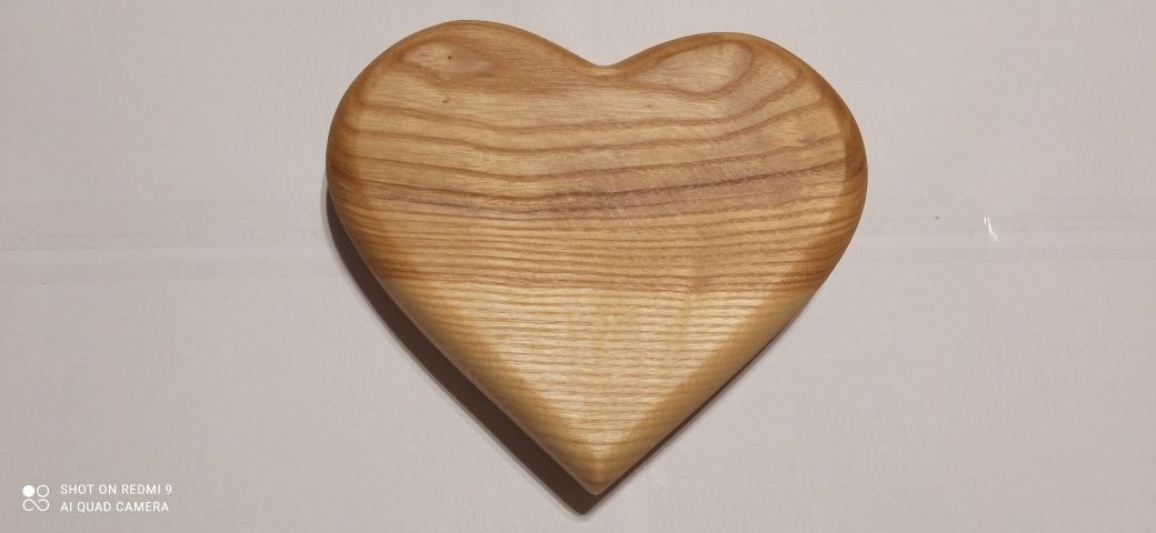 Nowa drewniana  patera ,miska w kształcie serca