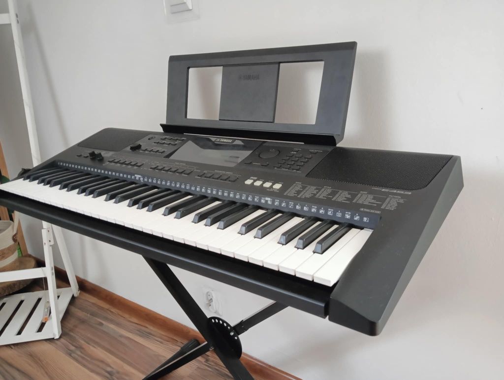 Keyboard Yamaha E453