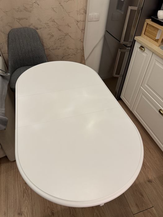 Elegancki stół rozsuwany Jak Nowy
