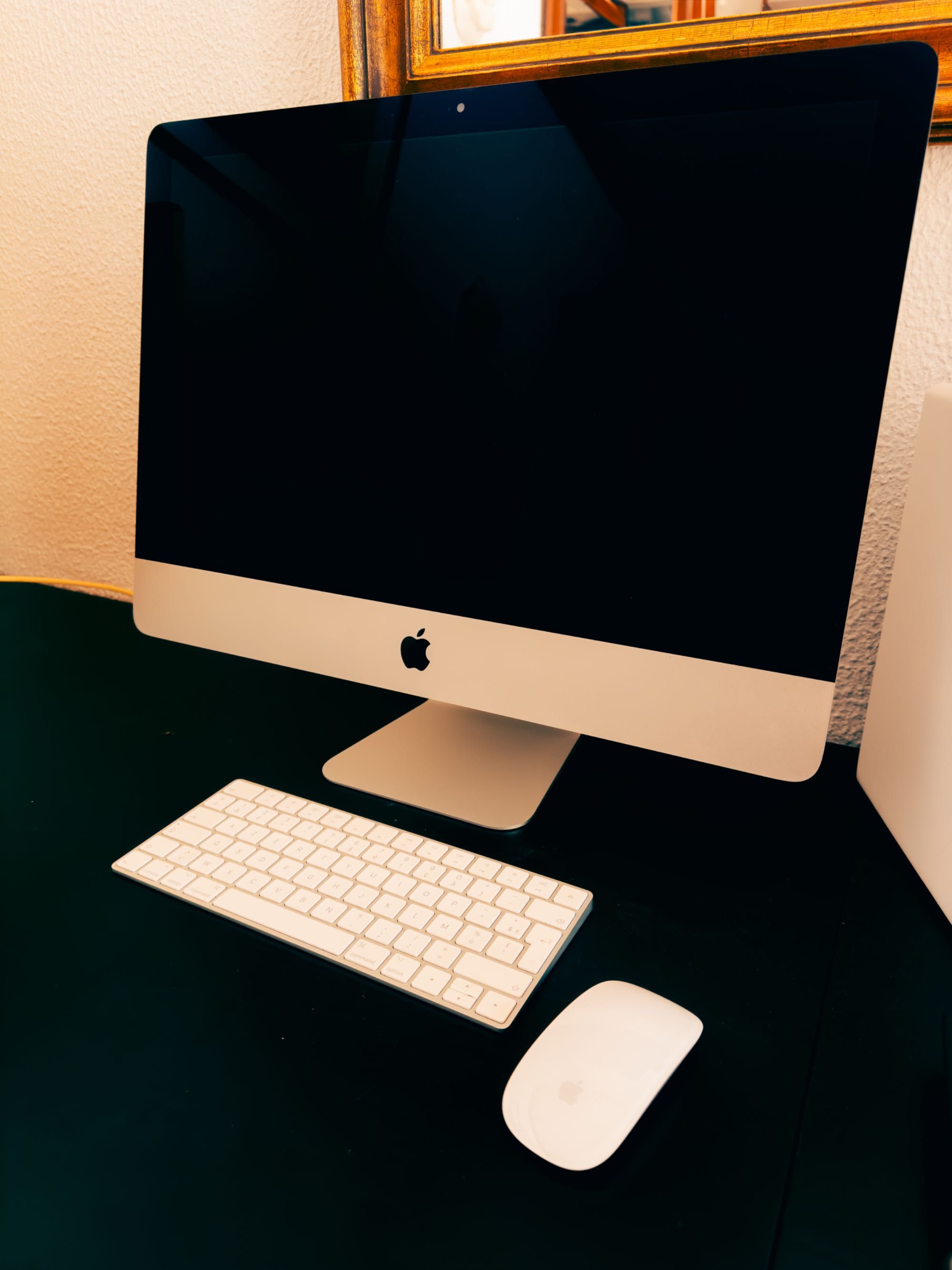 Apple iMac 21.5" Retina 4K, 16 GB RAM, i5 3 GHz, Radeon Pro 555