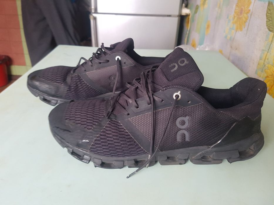 Кроссовки 46 р Швейцарской фирмы On