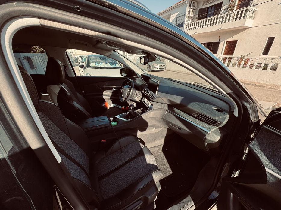 Peugeot 3008 1.5bluehdi 130cv Allure