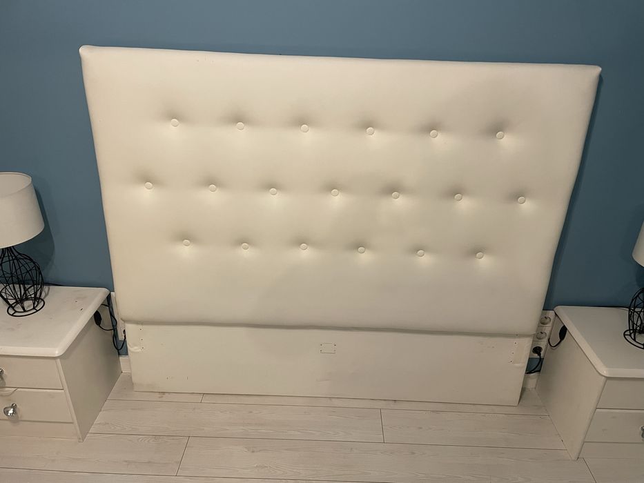 Wezgłowie zagłówek łóżka i szafki nocne