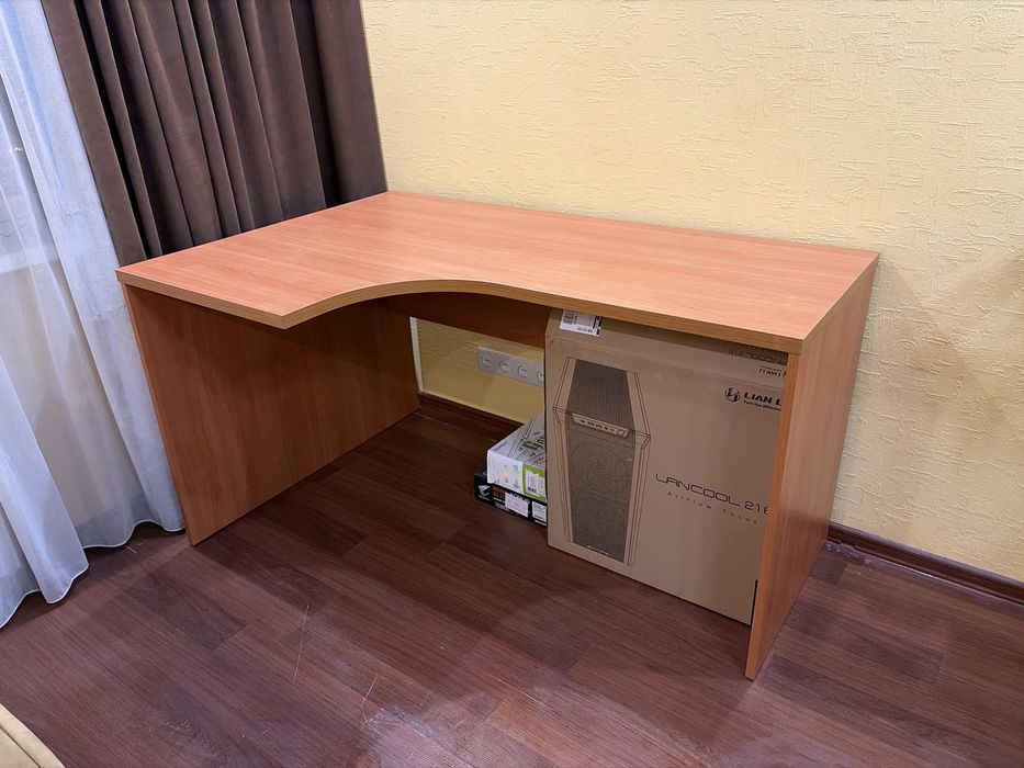 Стіл офісний кутовий