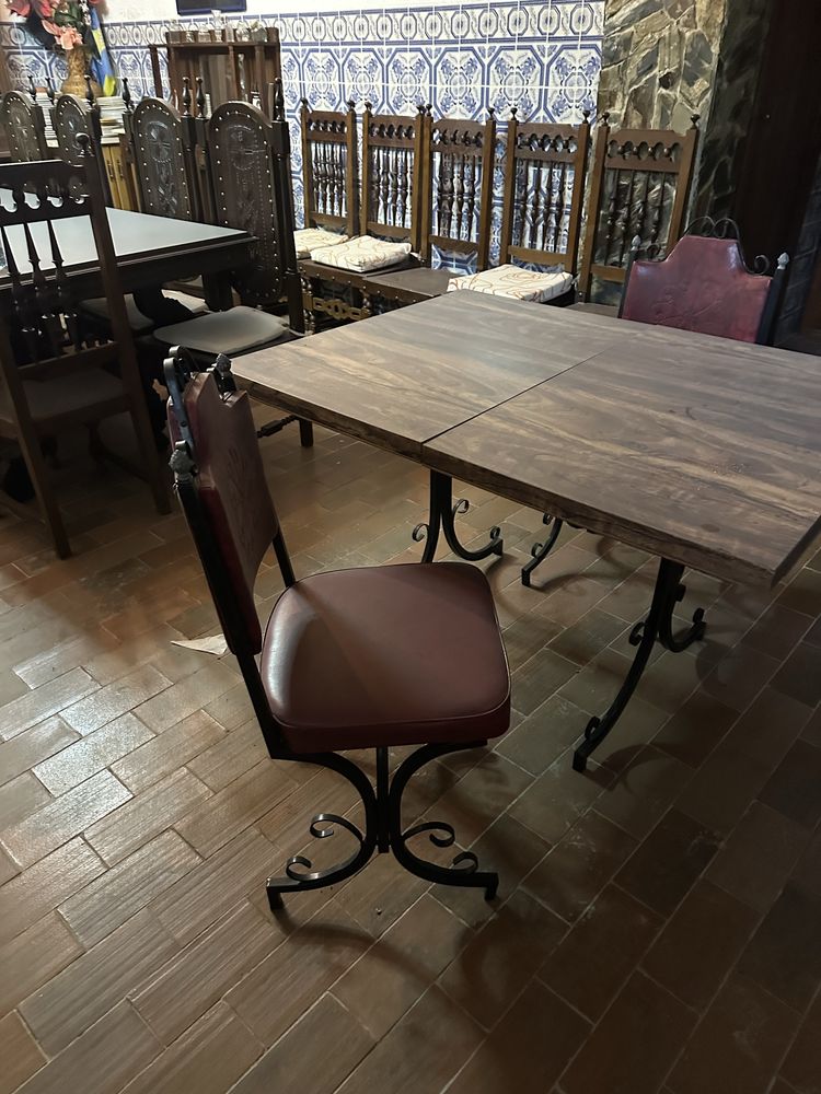 Mesa com cadeiras