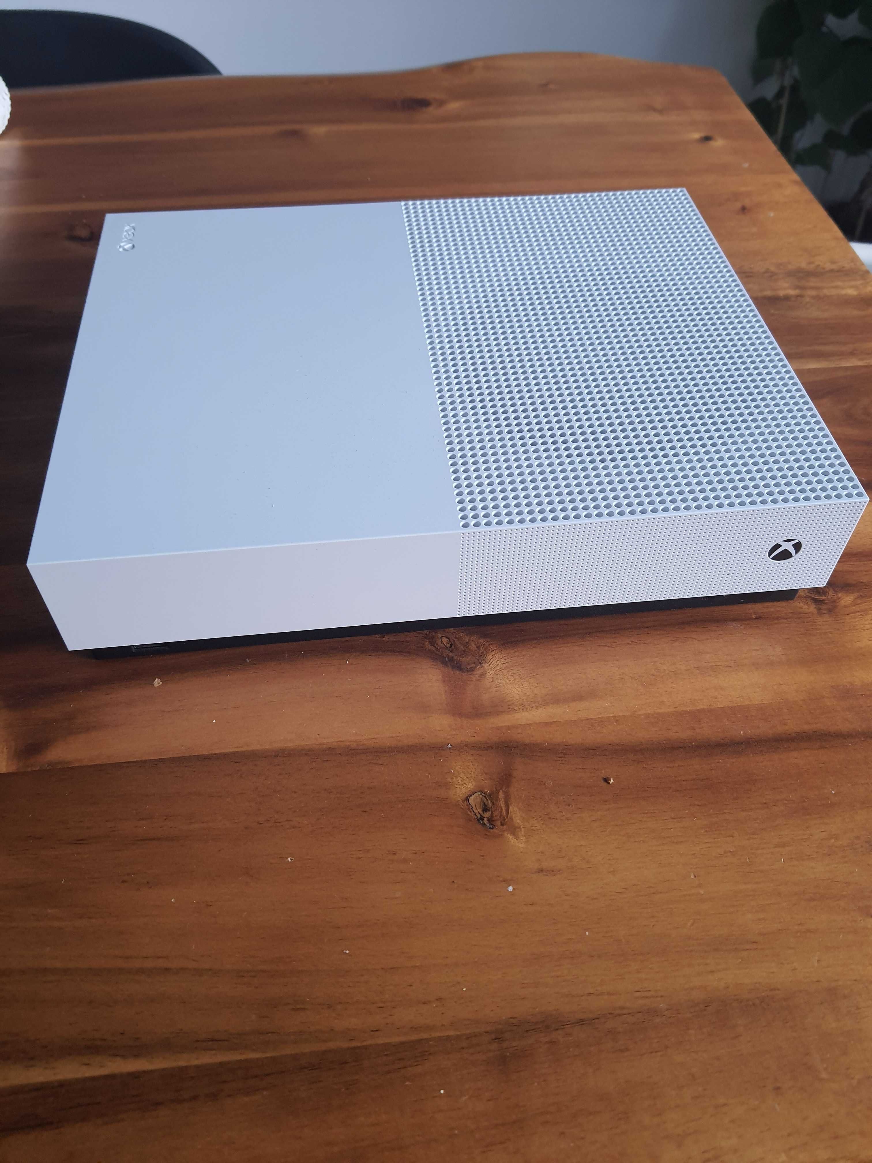 Konsola XBOX One S All Digital Edition + 2xPad