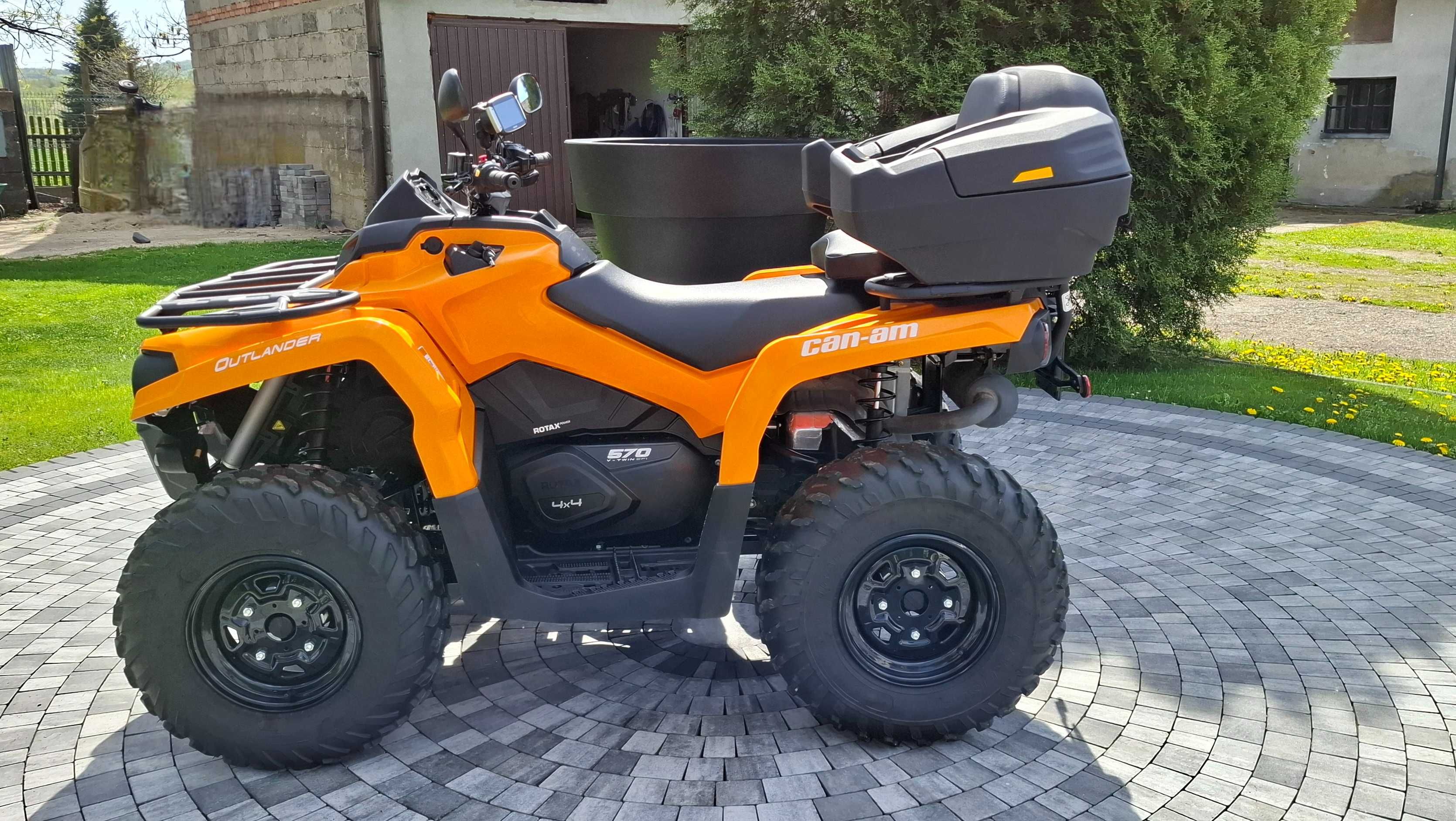 Quad CAN-AM OUTLANDER 570 V-twin, 2021 r.