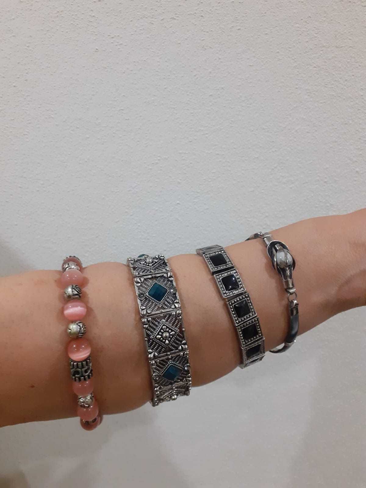 Pulseiras variadas