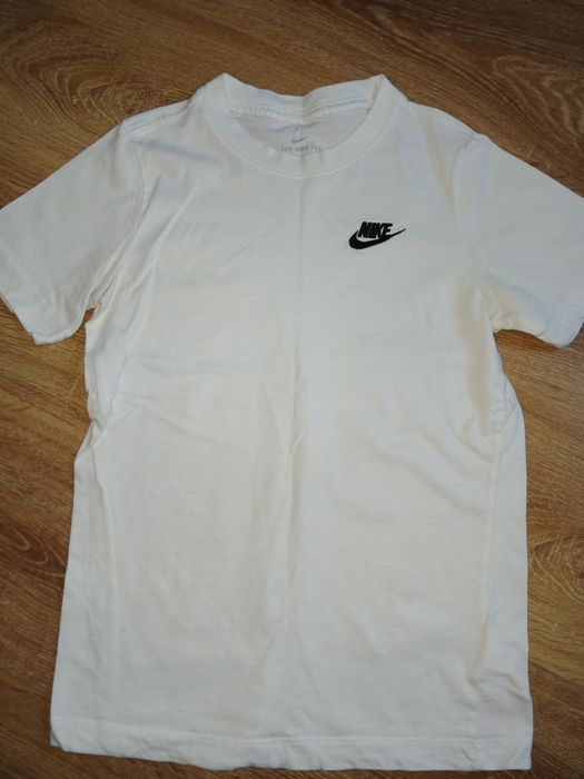 T-shirt Nike rozmiar 134-140 cm