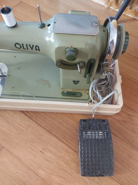 Maquina de Costura Eléctrica Portátil