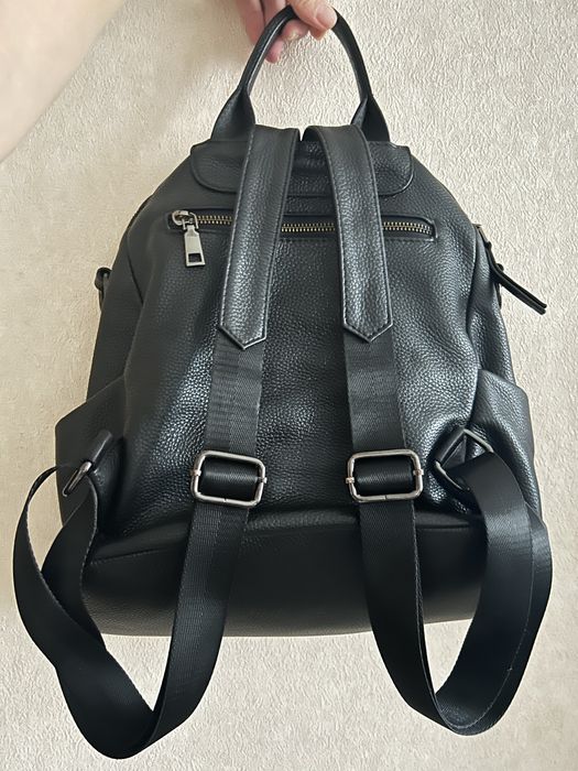 Жіночий шкіряний рюкзак
