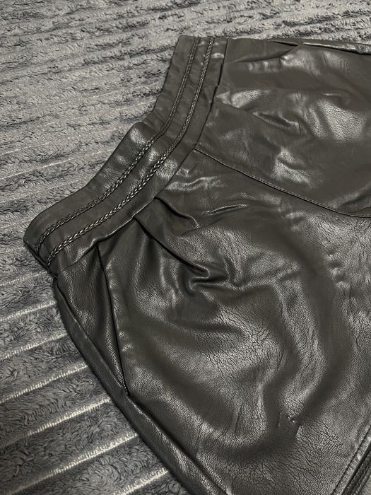 Шкіряні шорти s-m розмір