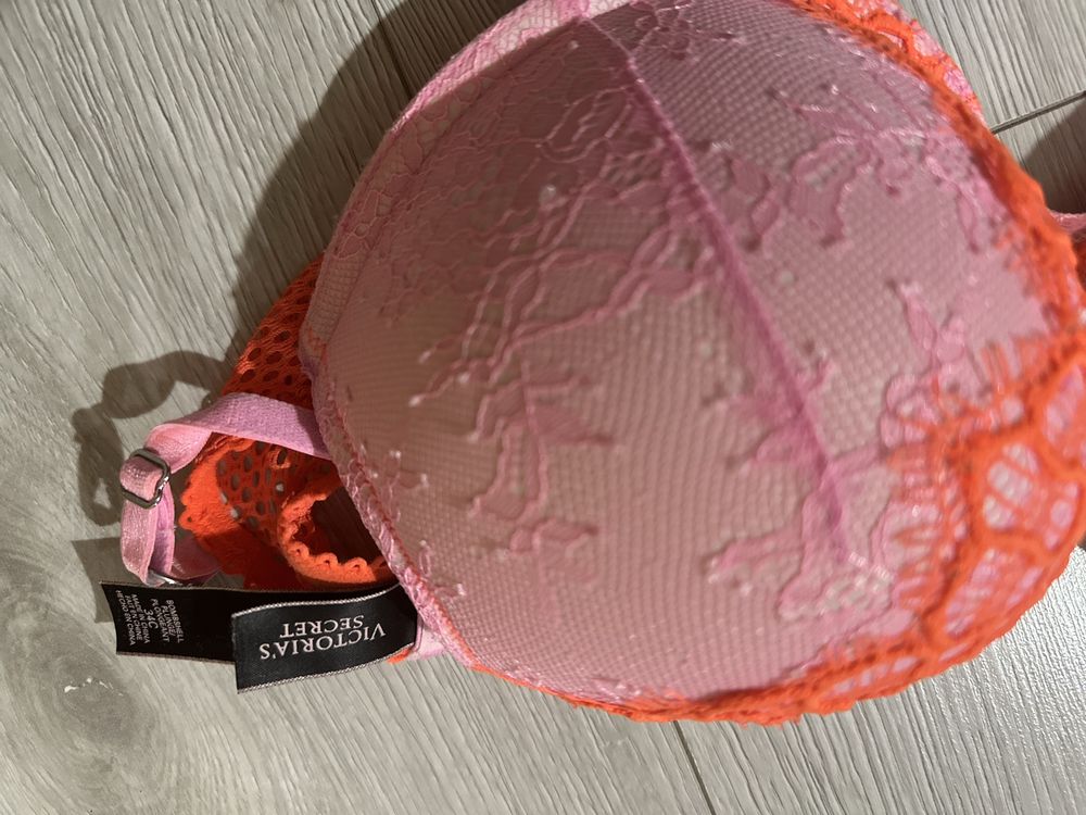 Бюстгальтер Victoria's Secret Bombshell рожевий