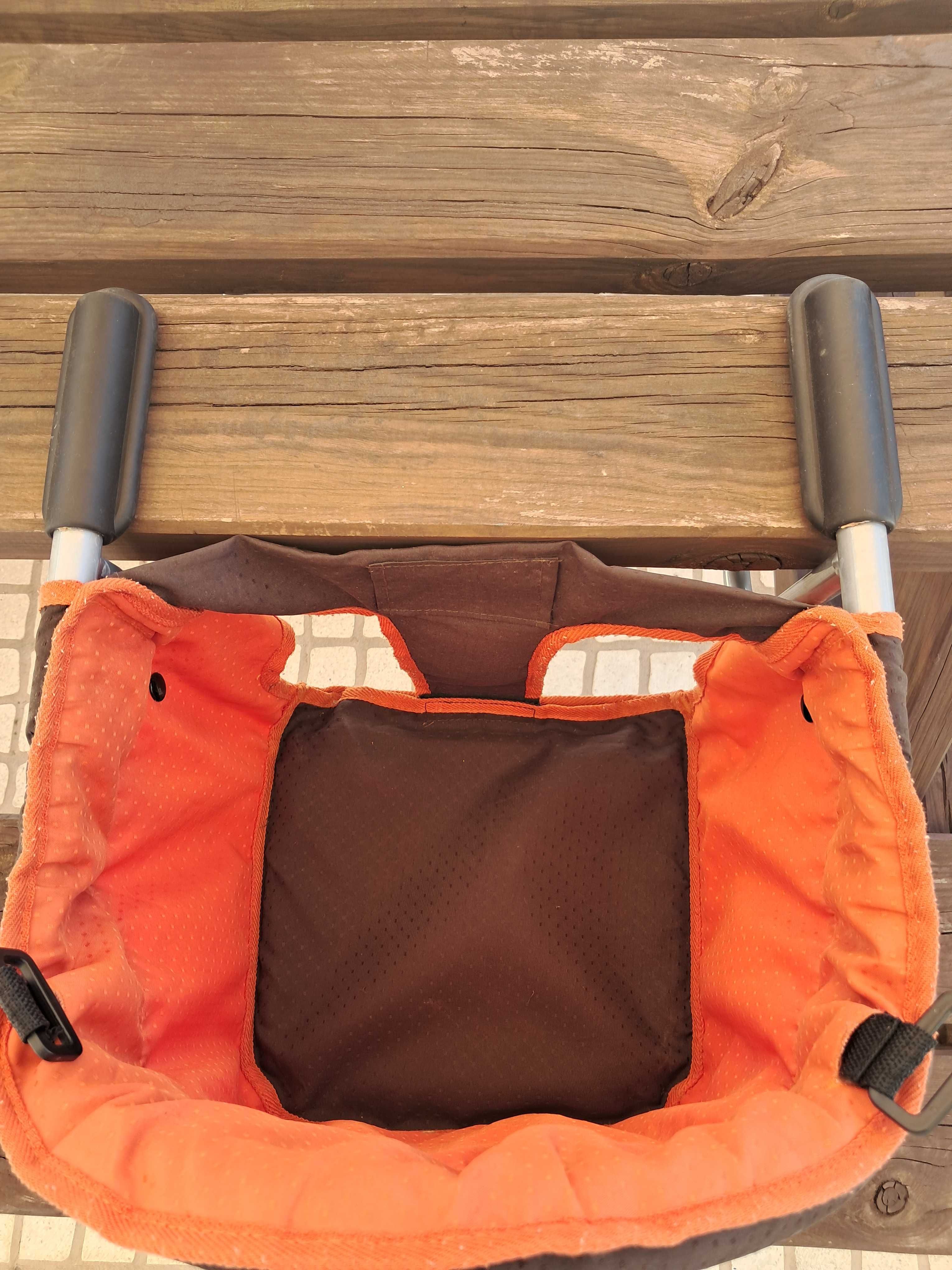 Cadeirinha de bebé portátil para aplicar em qualquer mesa